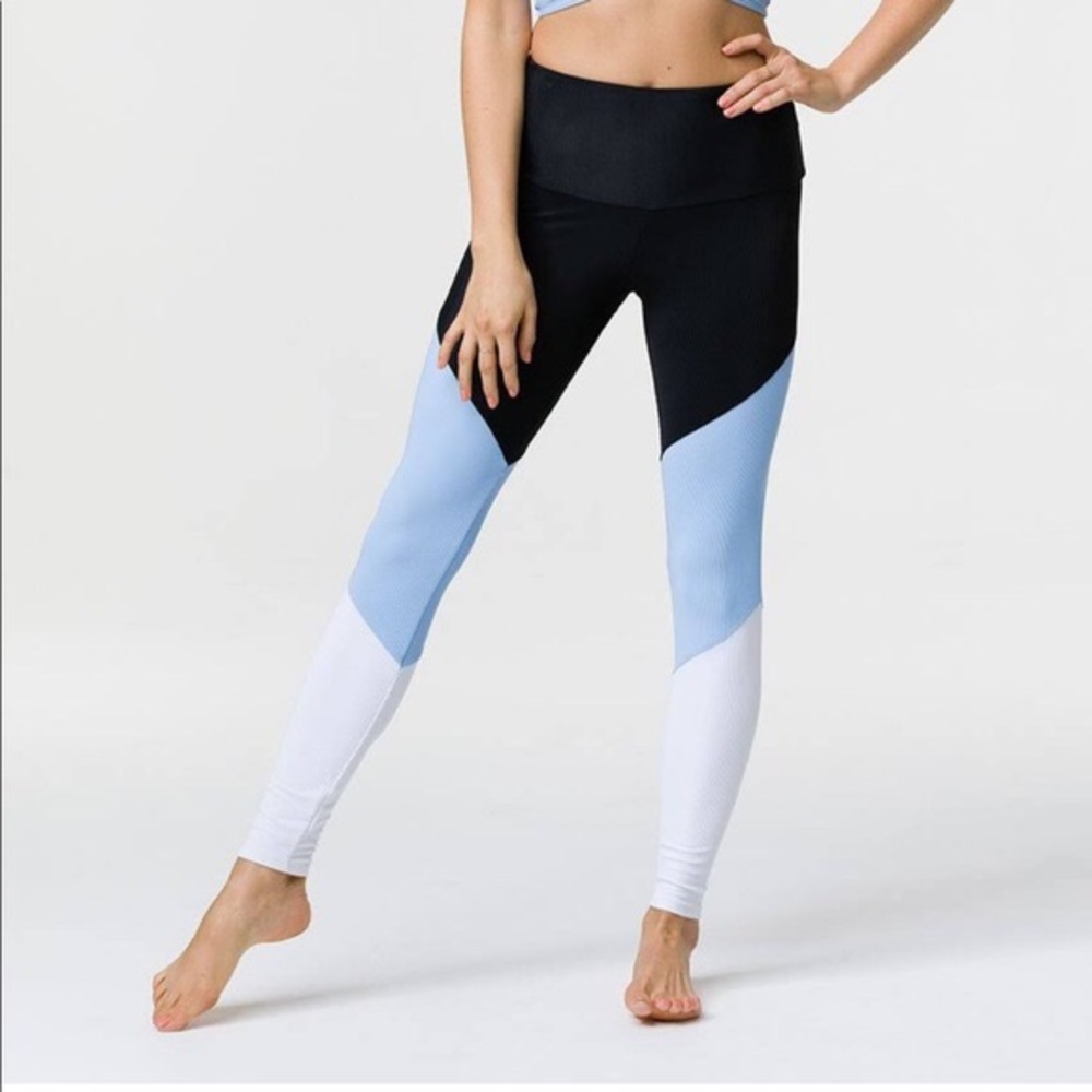 Onzie Leggings Size Small